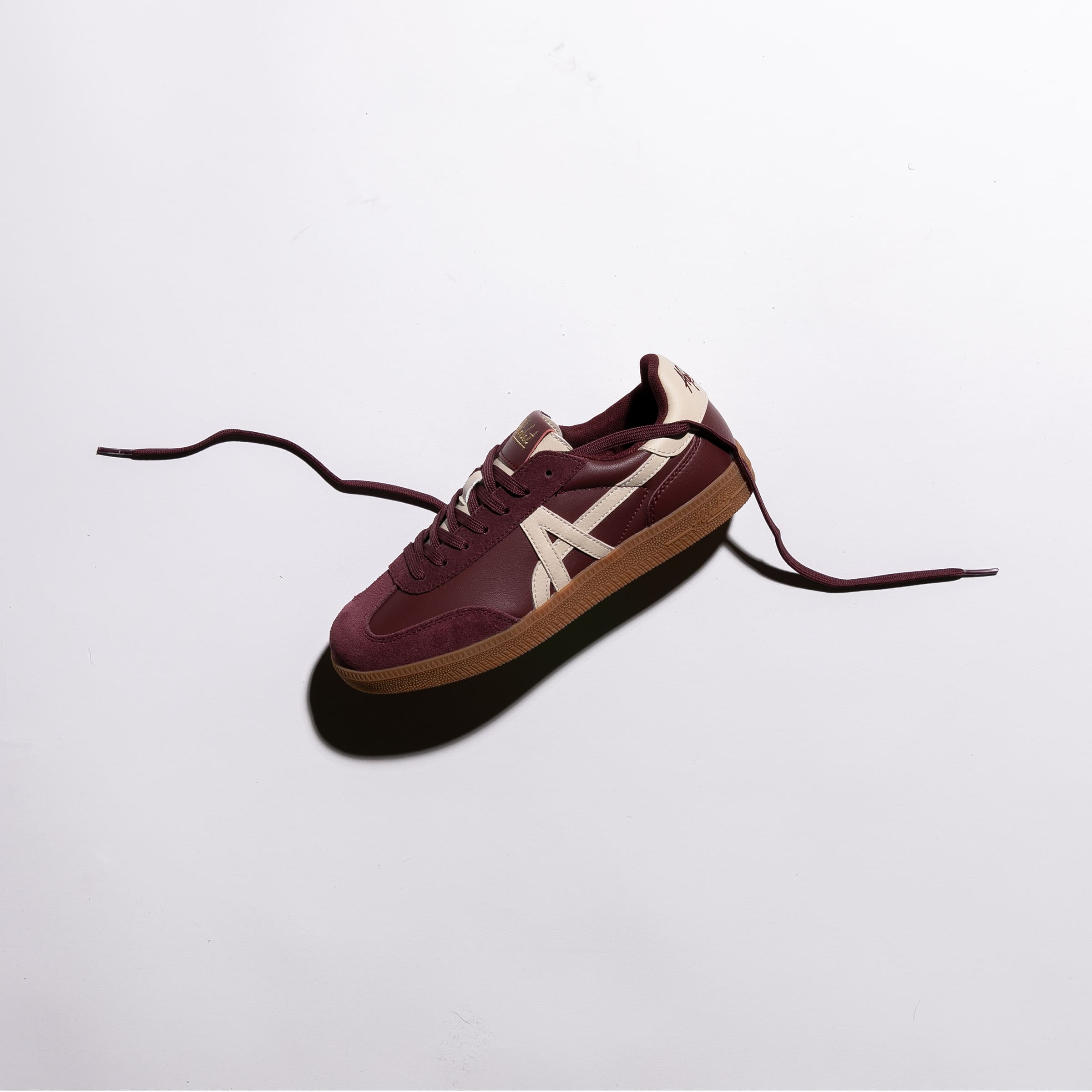 MONTEREY 301 BURGUNDY / SAND — Front